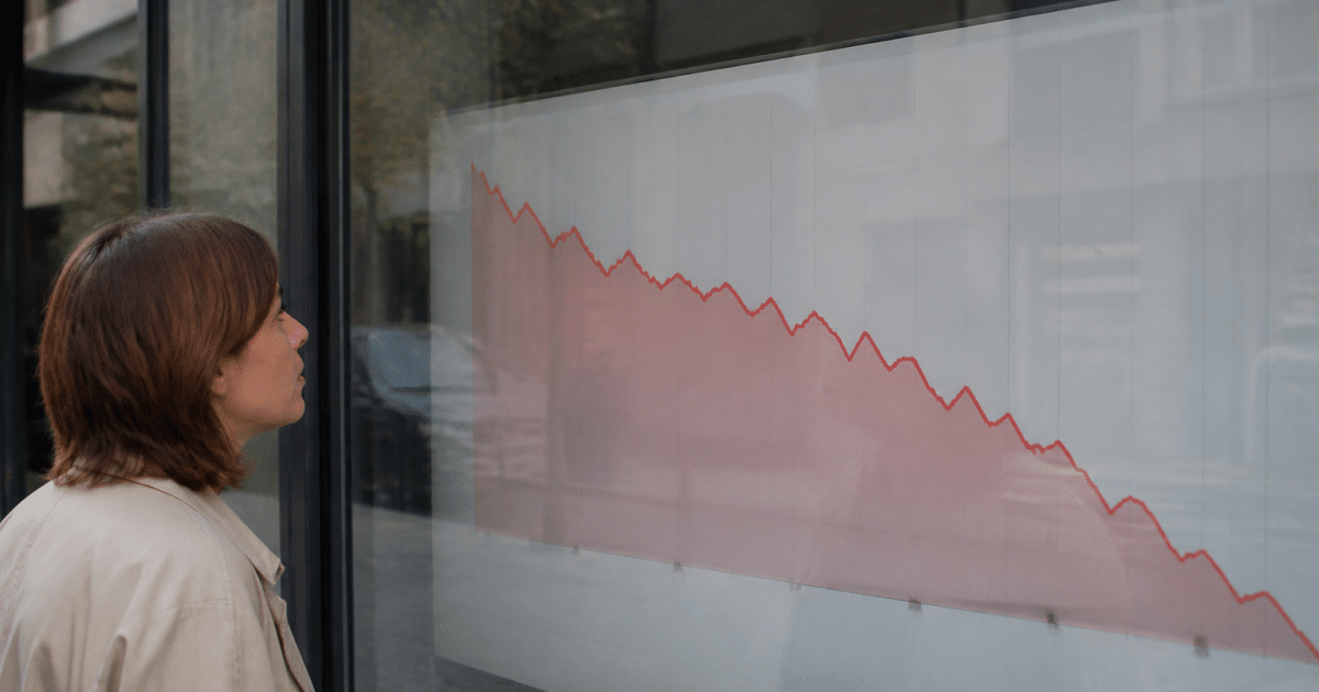 Statistiques de chômage affichées sur graphique decroissant en France