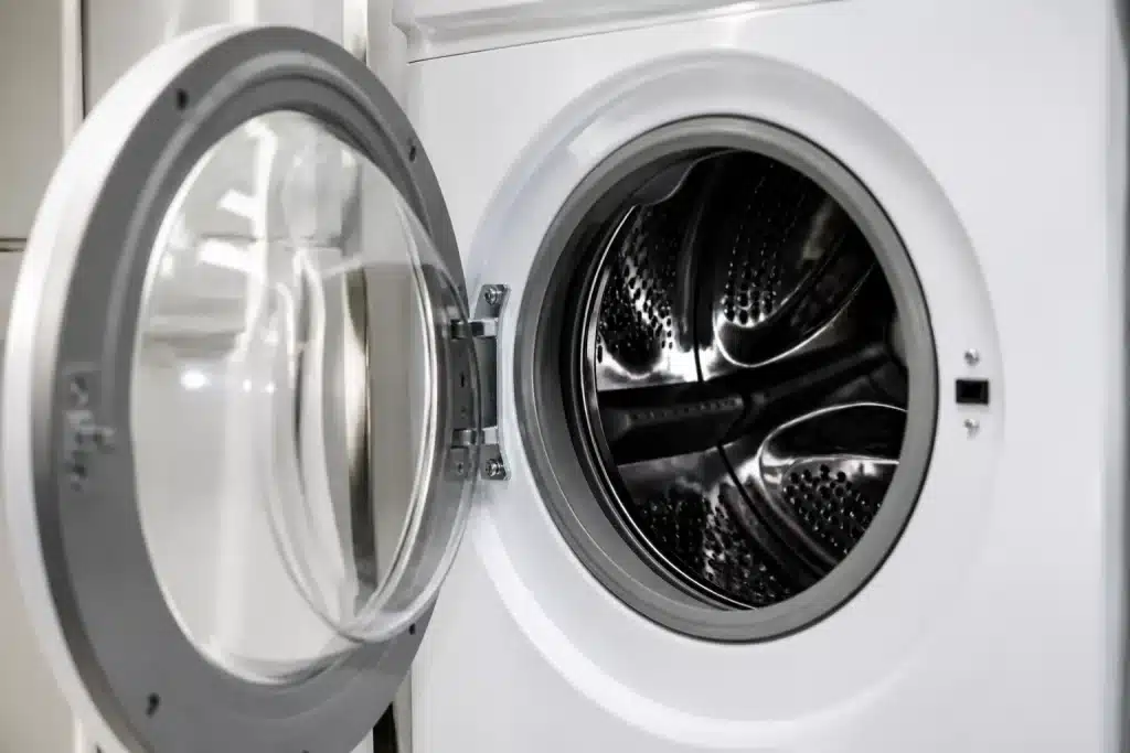 Machine a laver ouverte avec compteur emissions carbone affiche