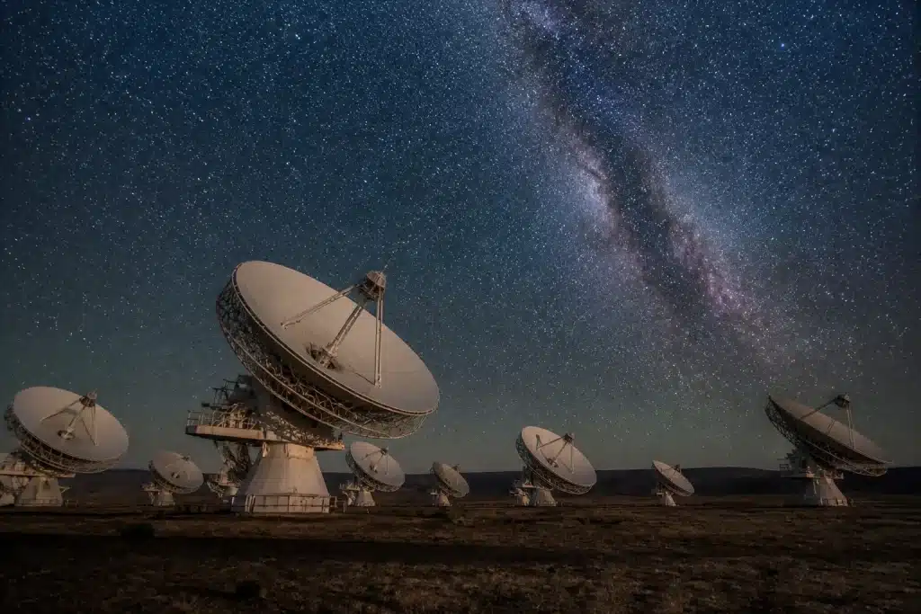 Ondes radio cosmiques révélant collision galaxies lointaines