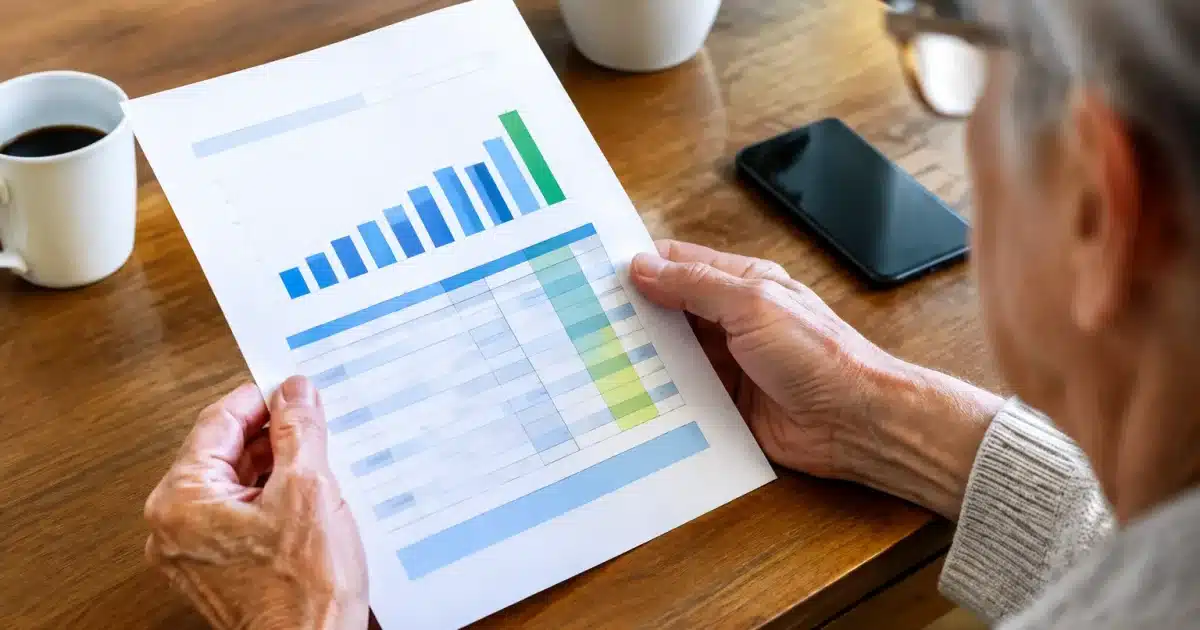 Relevé papier montrant chiffres augmentation pension versement novembre
